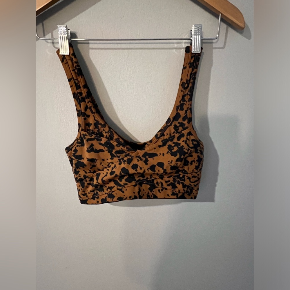 Varley leggings and sport bra set. - Picture 5 of 8